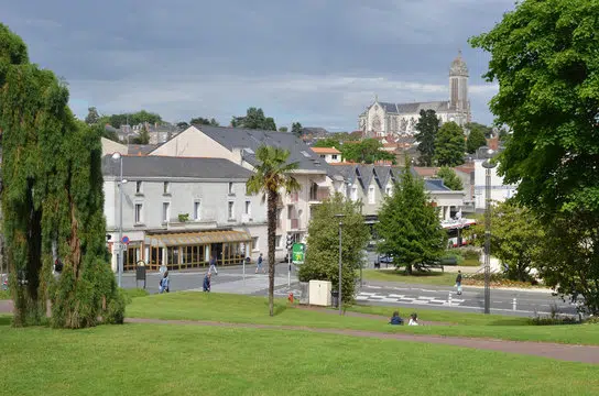 Cholet2 Consultant SEO Cholet avec un consultant en référencement naturel